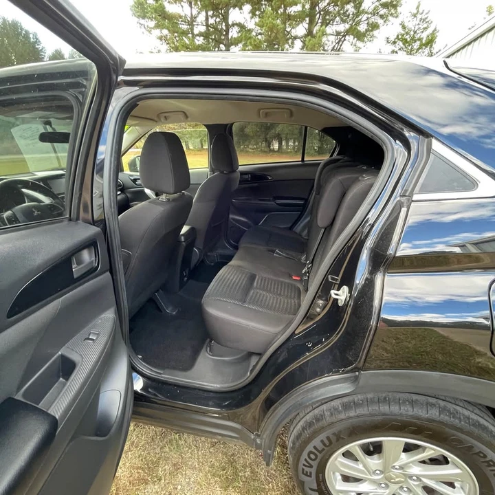 2019 Mitsubishi Eclipse Cross - Image 11 of 20