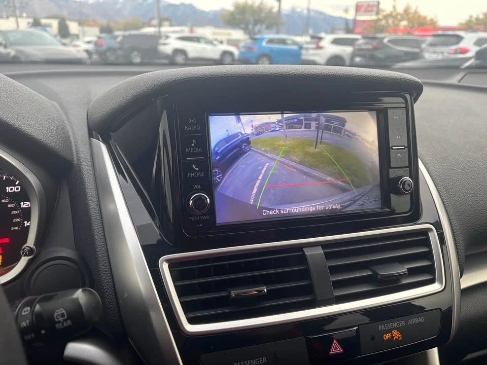 2019 Mitsubishi Eclipse Cross - Image 9 of 12
