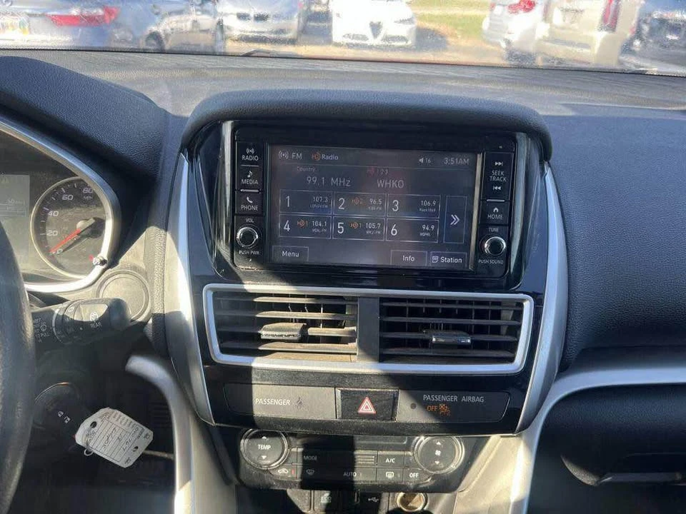2019 Mitsubishi Eclipse Cross - Image 7 of 9