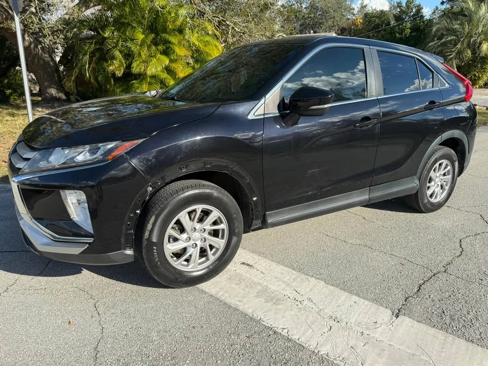 2019 Mitsubishi Eclipse Cross - Image 3 of 19