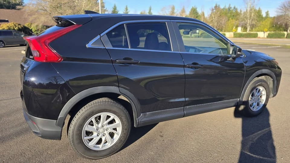 2019 Mitsubishi Eclipse Cross - Image 9 of 12