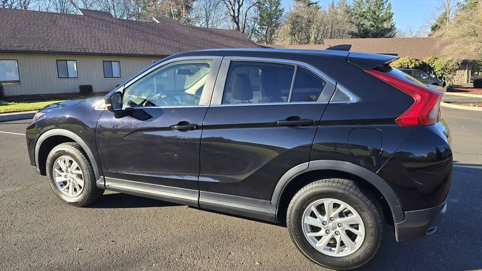 2019 Mitsubishi Eclipse Cross - Image 4 of 12