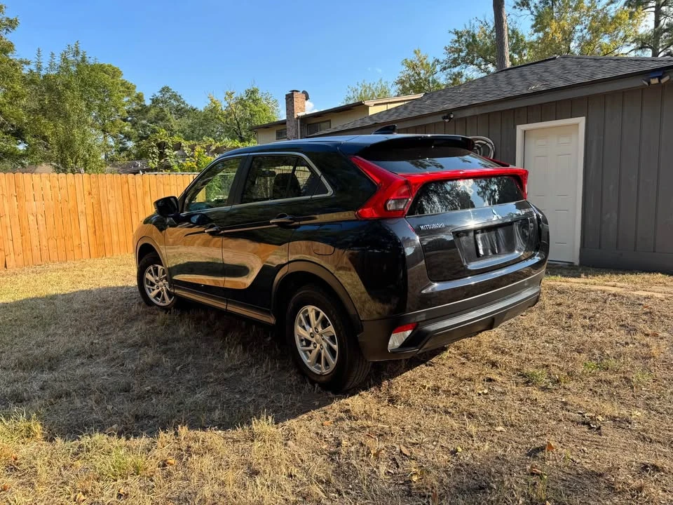 2019 Mitsubishi Eclipse Cross - Image 4 of 16