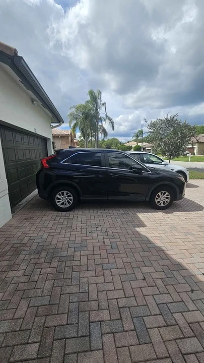 2019 Mitsubishi Eclipse Cross - Image 2 of 9