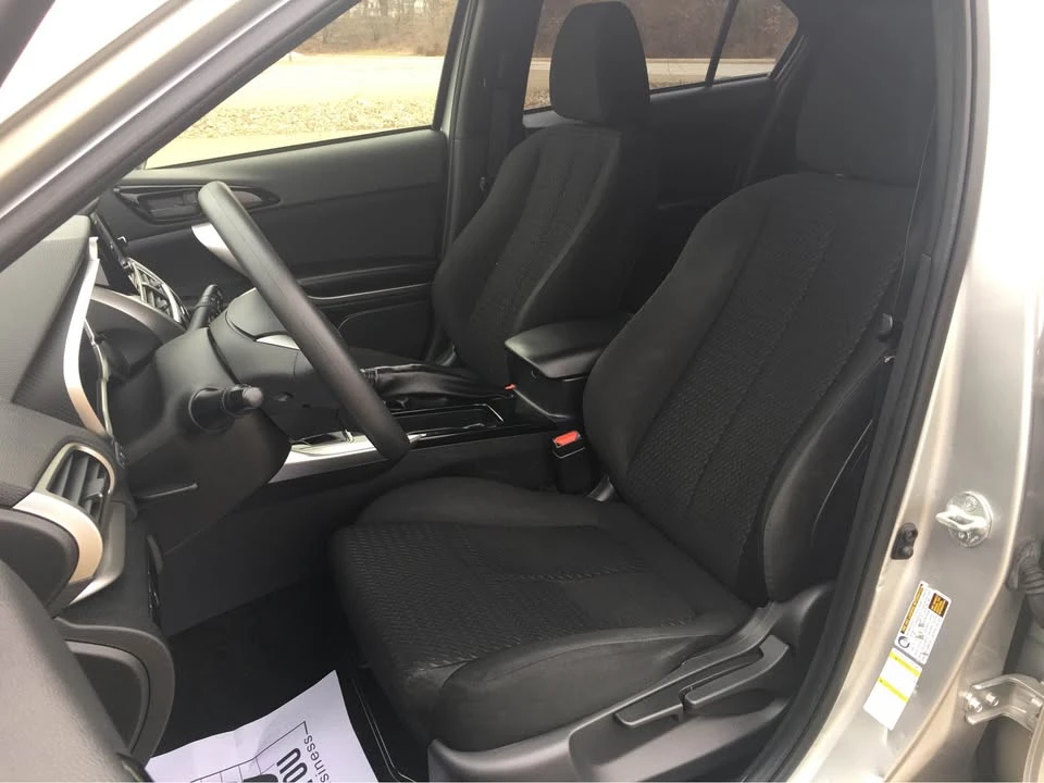 2019 Mitsubishi Eclipse Cross - Image 9 of 17