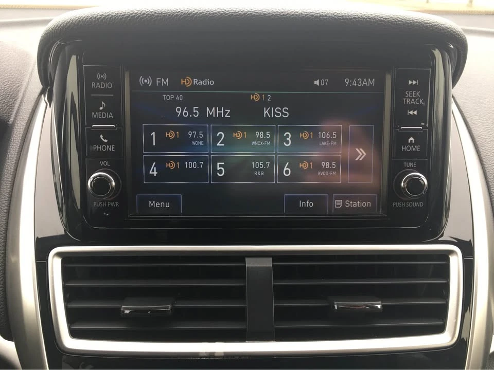 2019 Mitsubishi Eclipse Cross - Image 15 of 17
