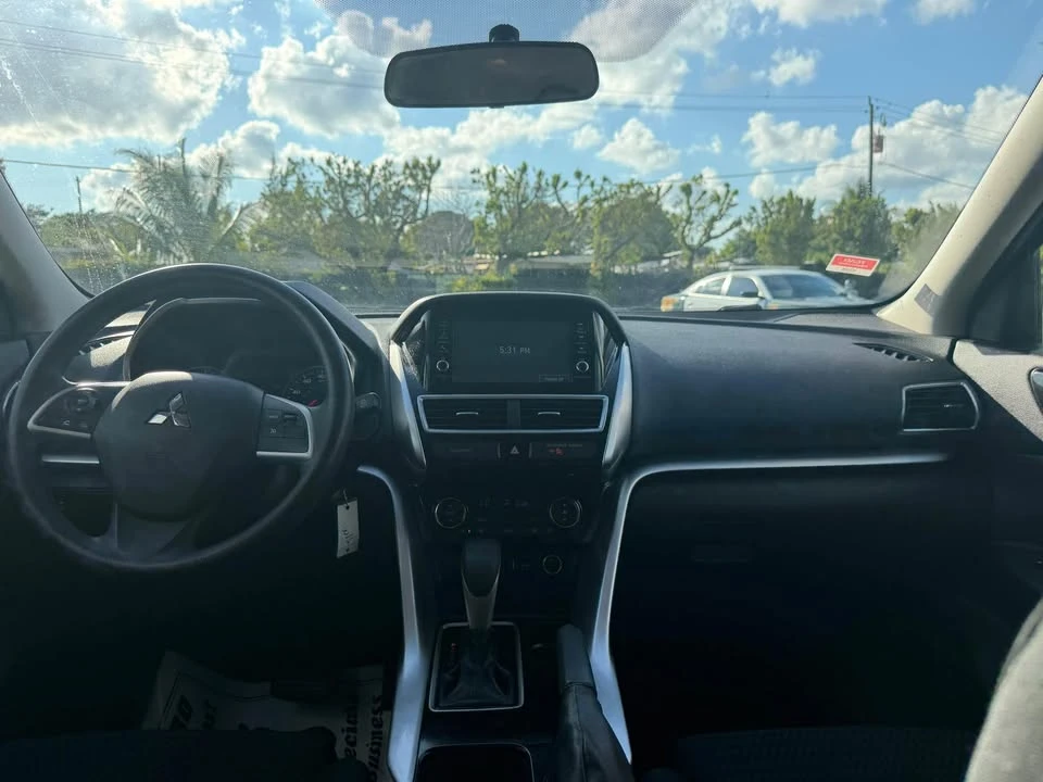 2019 Mitsubishi Eclipse Cross - Image 3 of 10