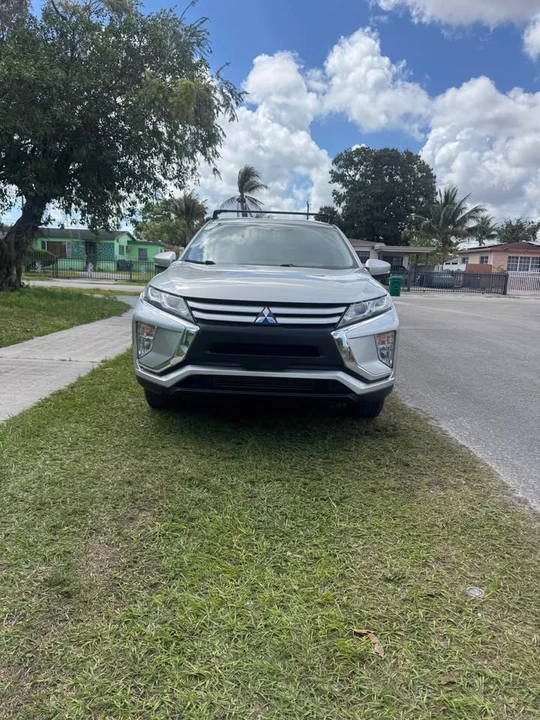 2019 Mitsubishi Eclipse Cross - Image 2 of 12