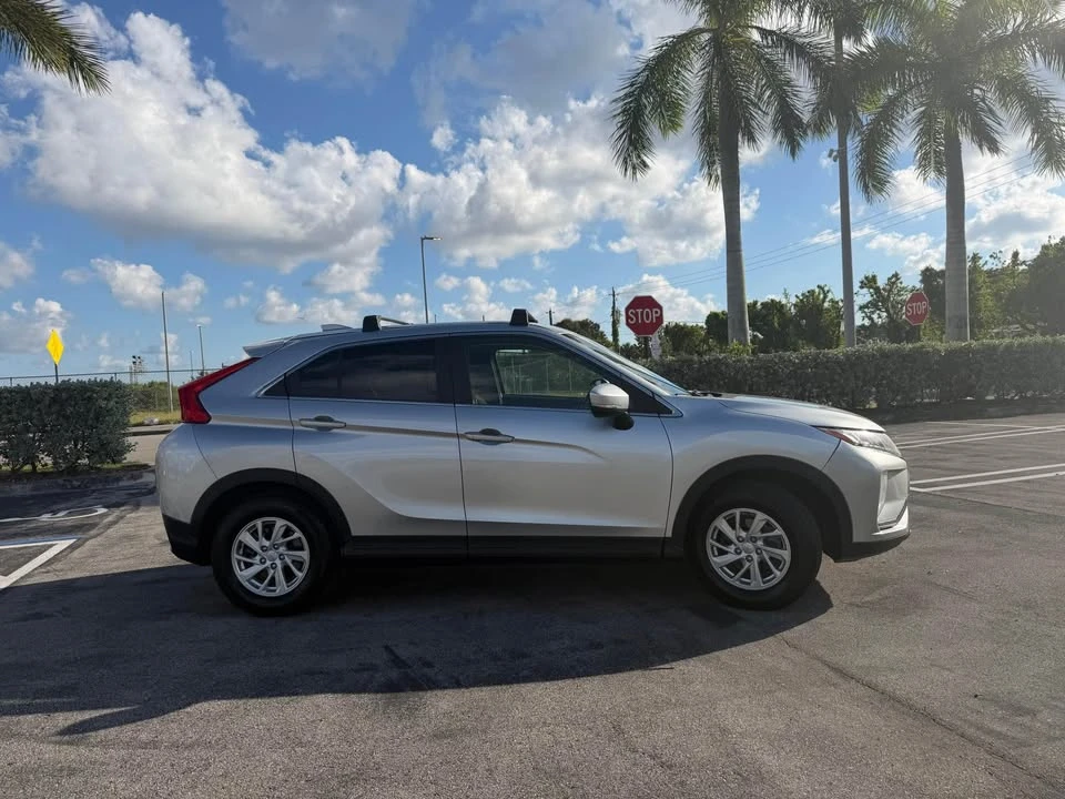 2019 Mitsubishi Eclipse Cross - Image 2 of 10