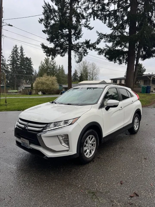 2019 Mitsubishi Eclipse Cross - Image 2 of 13