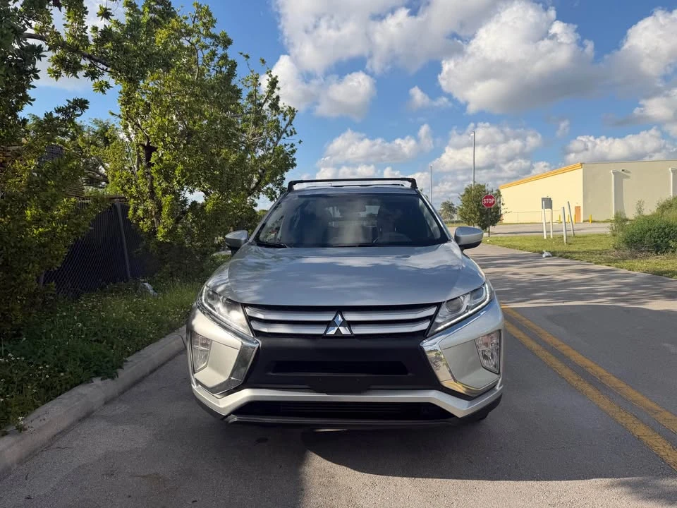 2019 Mitsubishi Eclipse Cross - Image 2 of 10