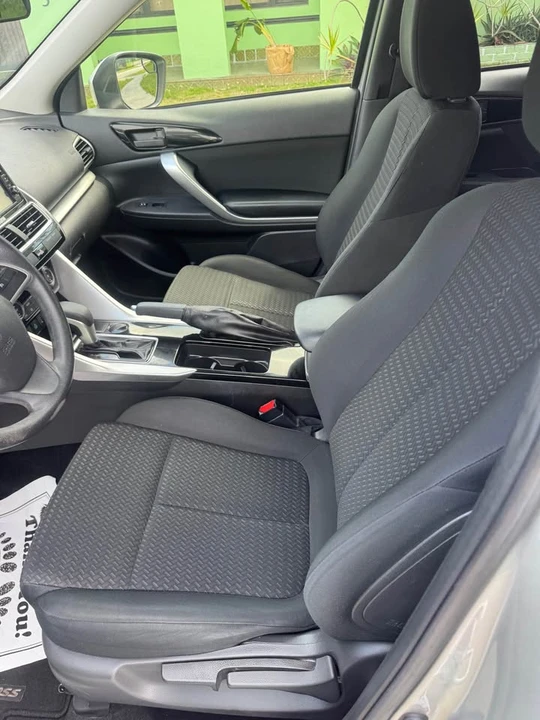 2019 Mitsubishi Eclipse Cross - Image 8 of 12