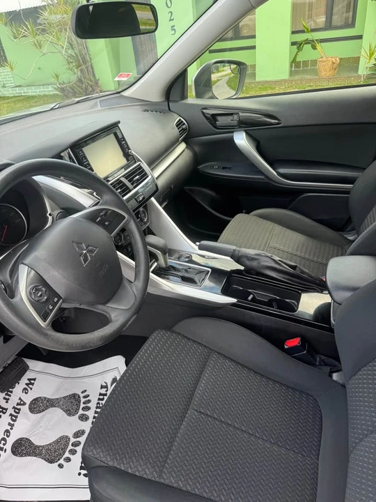2019 Mitsubishi Eclipse Cross - Image 9 of 12