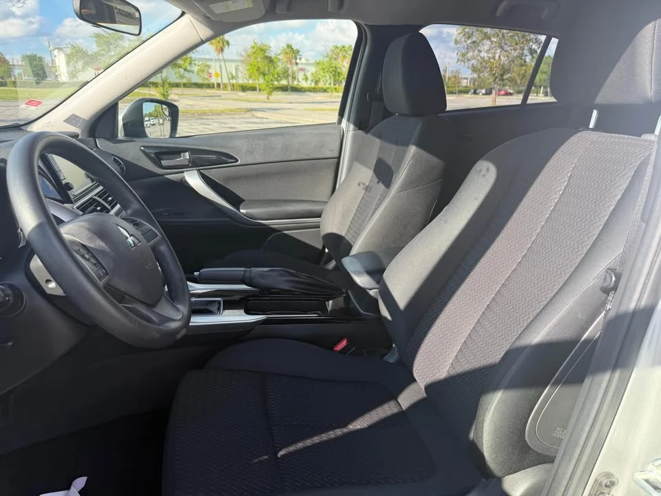 2019 Mitsubishi Eclipse Cross - Image 7 of 10