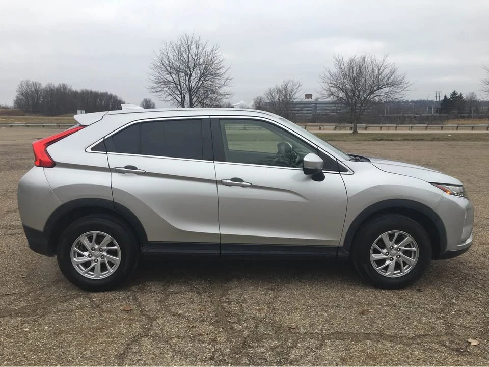 2019 Mitsubishi Eclipse Cross - Image 4 of 16