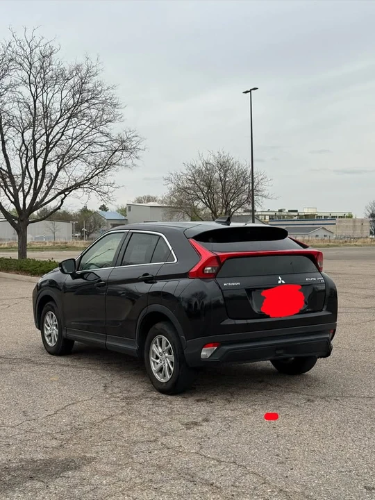 2019 Mitsubishi Eclipse Cross - Image 3 of 15