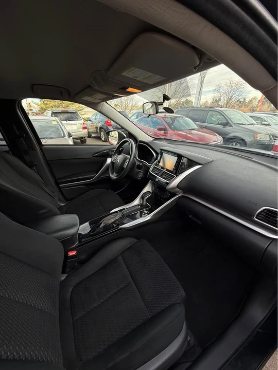 2019 Mitsubishi Eclipse Cross - Image 10 of 15