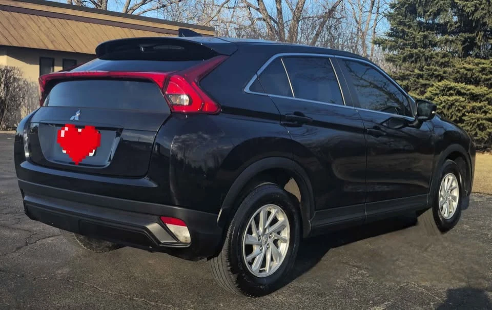2019 Mitsubishi Eclipse Cross - Image 3 of 17
