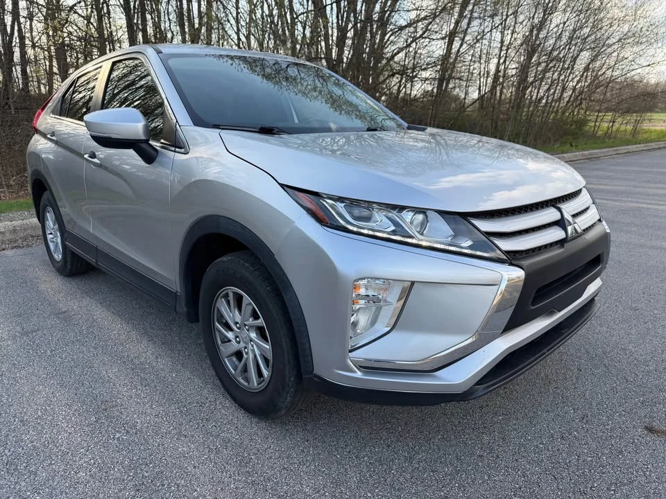 2019 Mitsubishi Eclipse Cross - Image 2 of 19