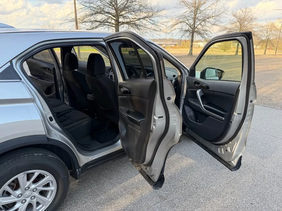 2019 Mitsubishi Eclipse Cross - Image 12 of 19