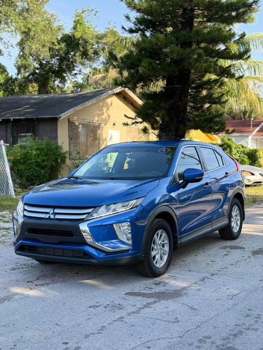 2019 Mitsubishi Eclipse Cross - Image 2 of 9