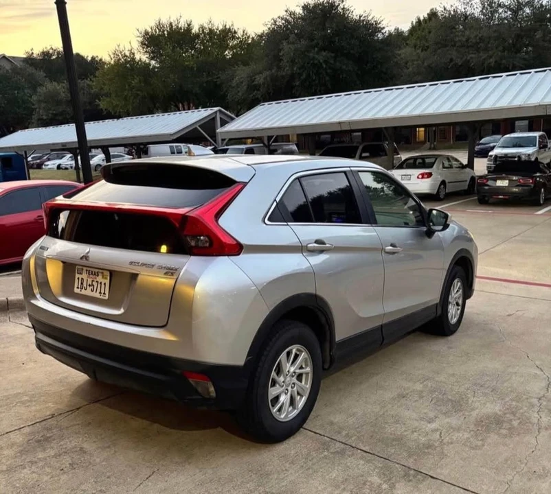 2019 Mitsubishi Eclipse Cross - Image 5 of 15