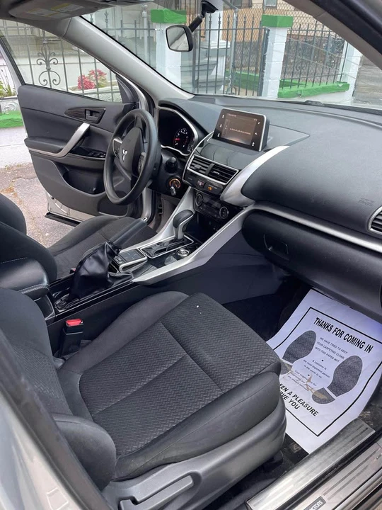 2019 Mitsubishi Eclipse Cross - Image 11 of 15
