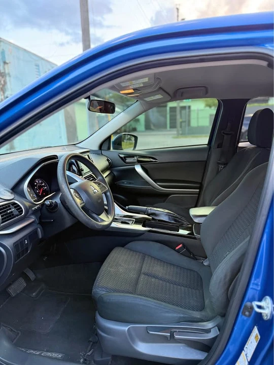 2019 Mitsubishi Eclipse Cross - Image 8 of 9