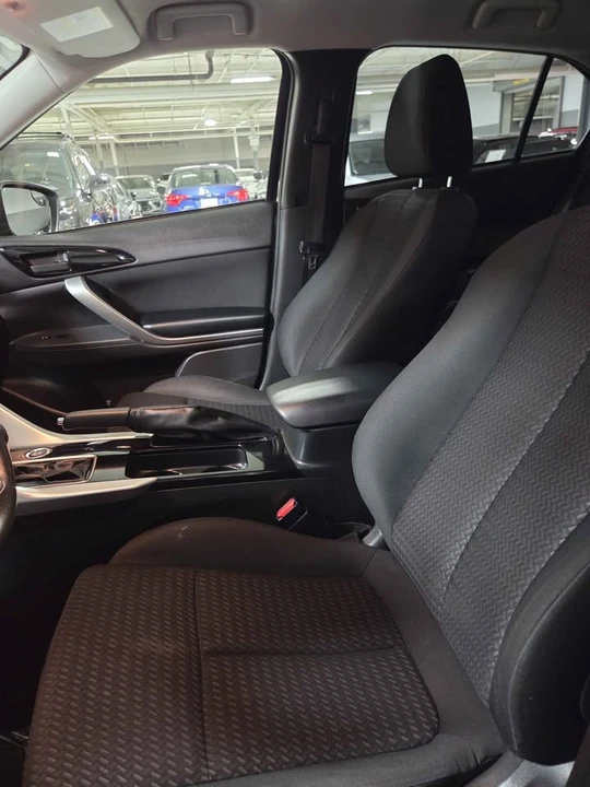 2019 Mitsubishi Eclipse Cross - Image 8 of 13