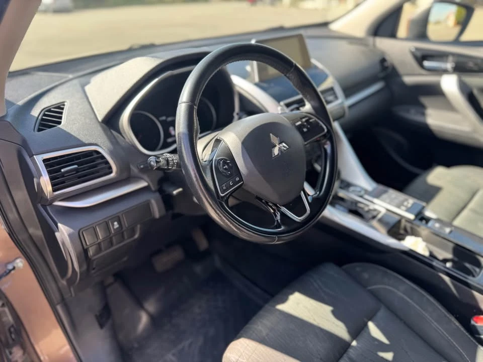 2019 Mitsubishi Eclipse Cross - Image 10 of 15