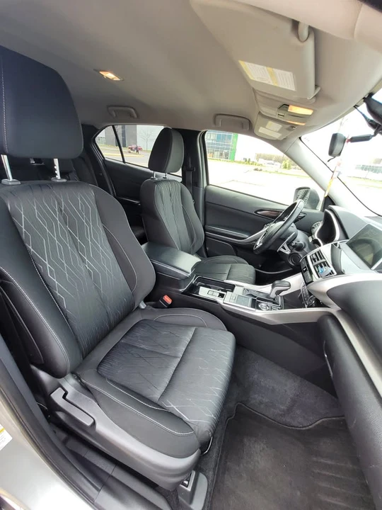 2019 Mitsubishi Eclipse Cross - Image 12 of 16