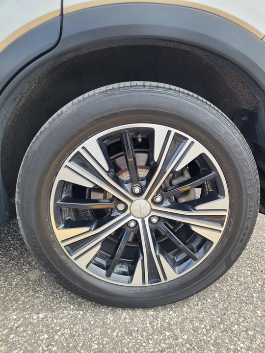 2019 Mitsubishi Eclipse Cross - Image 16 of 16
