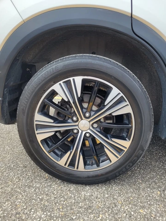 2019 Mitsubishi Eclipse Cross - Image 14 of 16