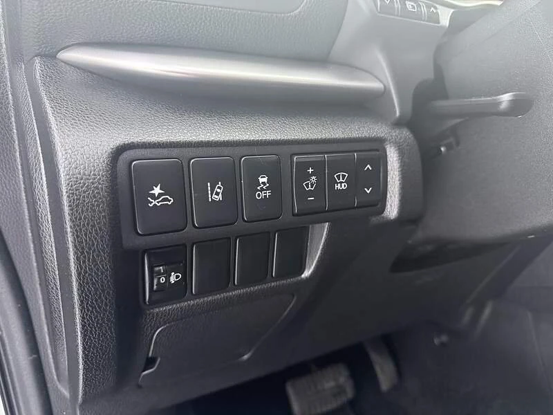 2019 Mitsubishi Eclipse Cross - Image 8 of 20