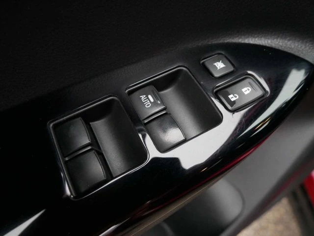 2019 Mitsubishi Eclipse Cross - Image 13 of 20
