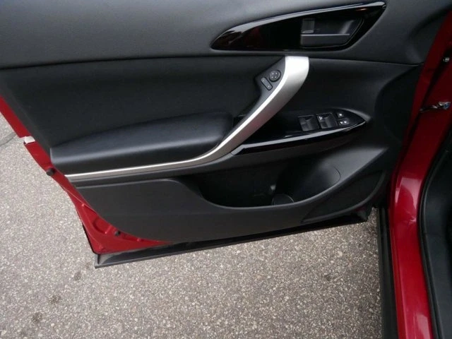 2019 Mitsubishi Eclipse Cross - Image 12 of 20