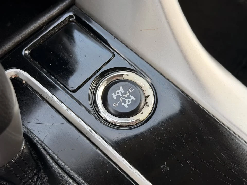2019 Mitsubishi Eclipse Cross - Image 17 of 19