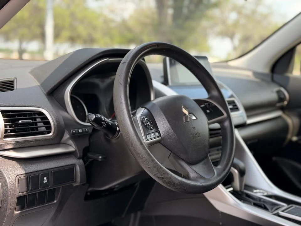 2019 Mitsubishi Eclipse Cross - Image 9 of 19