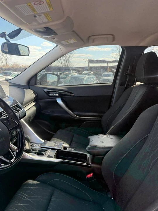 2019 Mitsubishi Eclipse Cross - Image 8 of 12