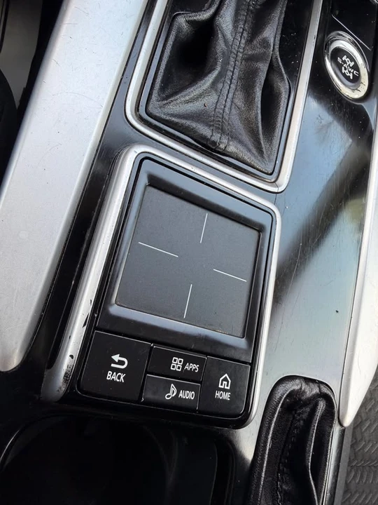 2019 Mitsubishi Eclipse Cross - Image 18 of 19