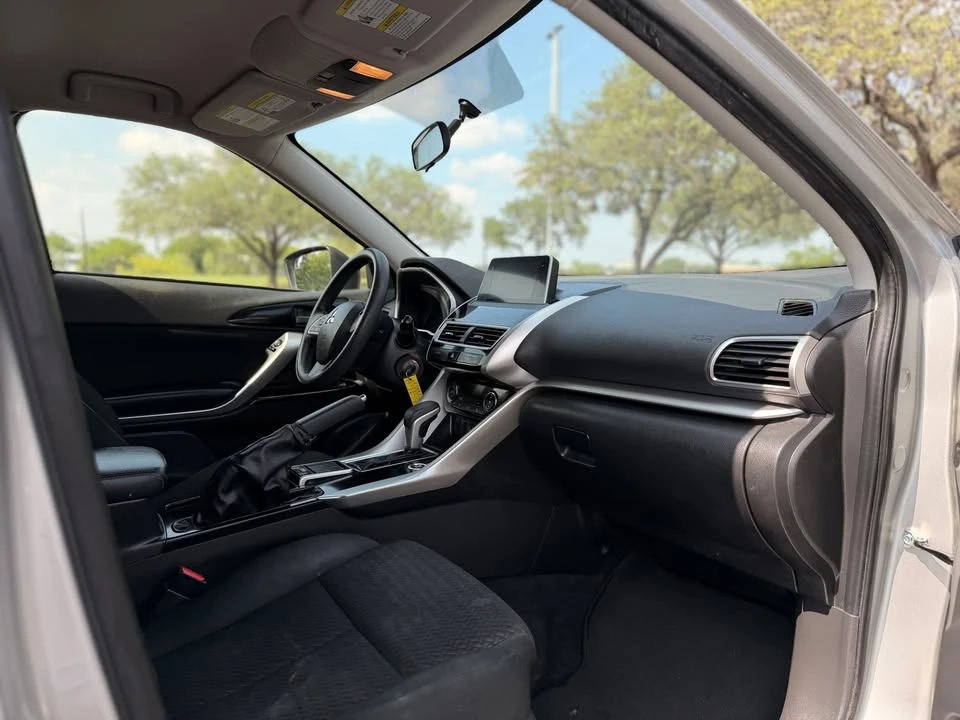 2019 Mitsubishi Eclipse Cross - Image 10 of 19
