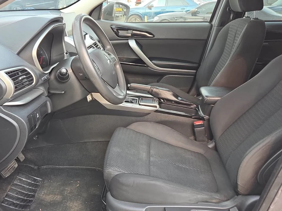 2019 Mitsubishi Eclipse Cross - Image 10 of 15