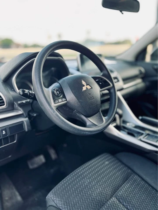 2019 Mitsubishi Eclipse Cross - Image 5 of 9