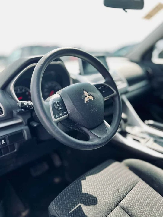 2019 Mitsubishi Eclipse Cross - Image 4 of 12