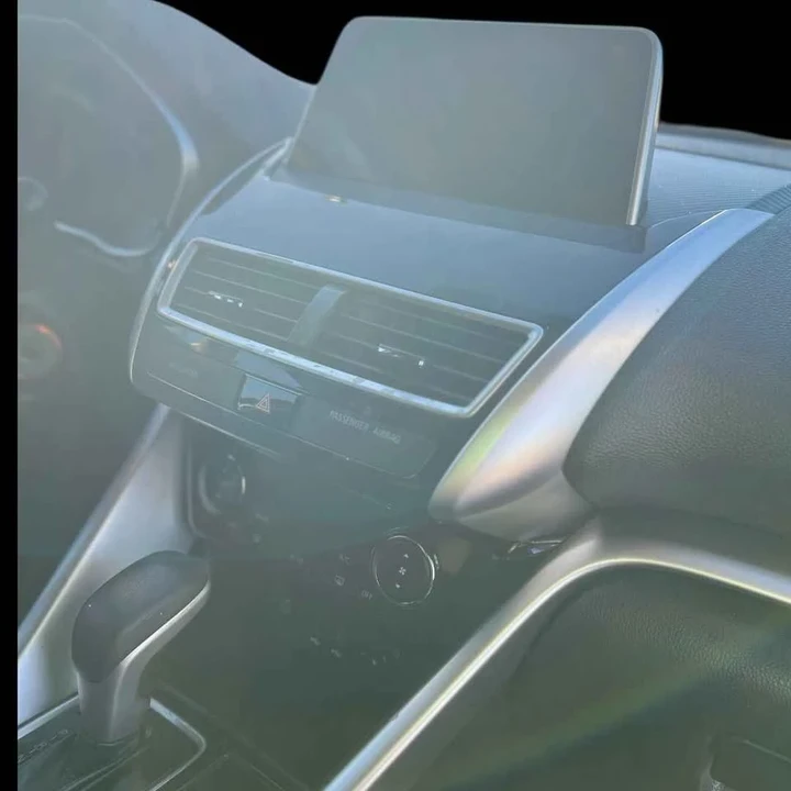 2019 Mitsubishi Eclipse Cross - Image 2 of 8