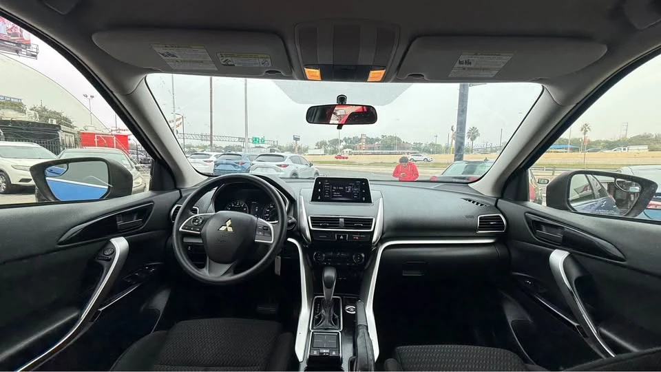 2019 Mitsubishi Eclipse Cross - Image 12 of 15