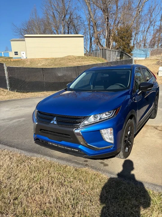 2019 Mitsubishi Eclipse Cross - Image 2 of 9