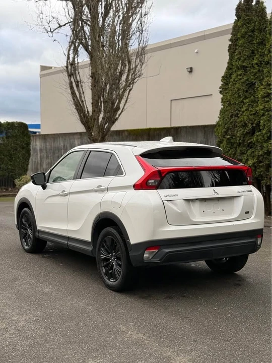 2019 Mitsubishi Eclipse Cross - Image 8 of 20