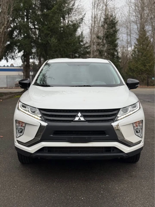 2019 Mitsubishi Eclipse Cross - Image 2 of 20
