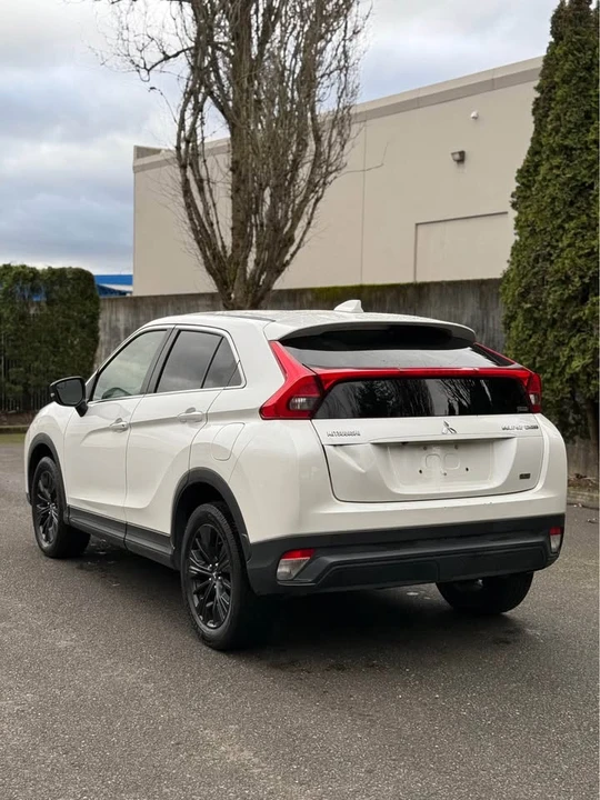 2019 Mitsubishi Eclipse Cross - Image 9 of 20